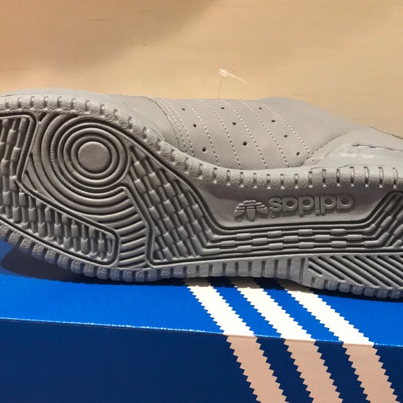 Grey Yeezy Powerphase - Picture 6 of 7